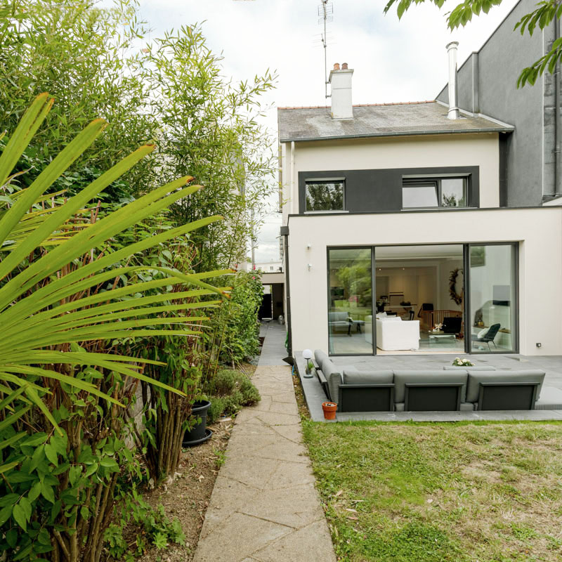 Build maîtrise d’œuvre, bureau d’étude spécialisé dans la construction, la rénovation et les extensions de maison individuelle à Rennes.